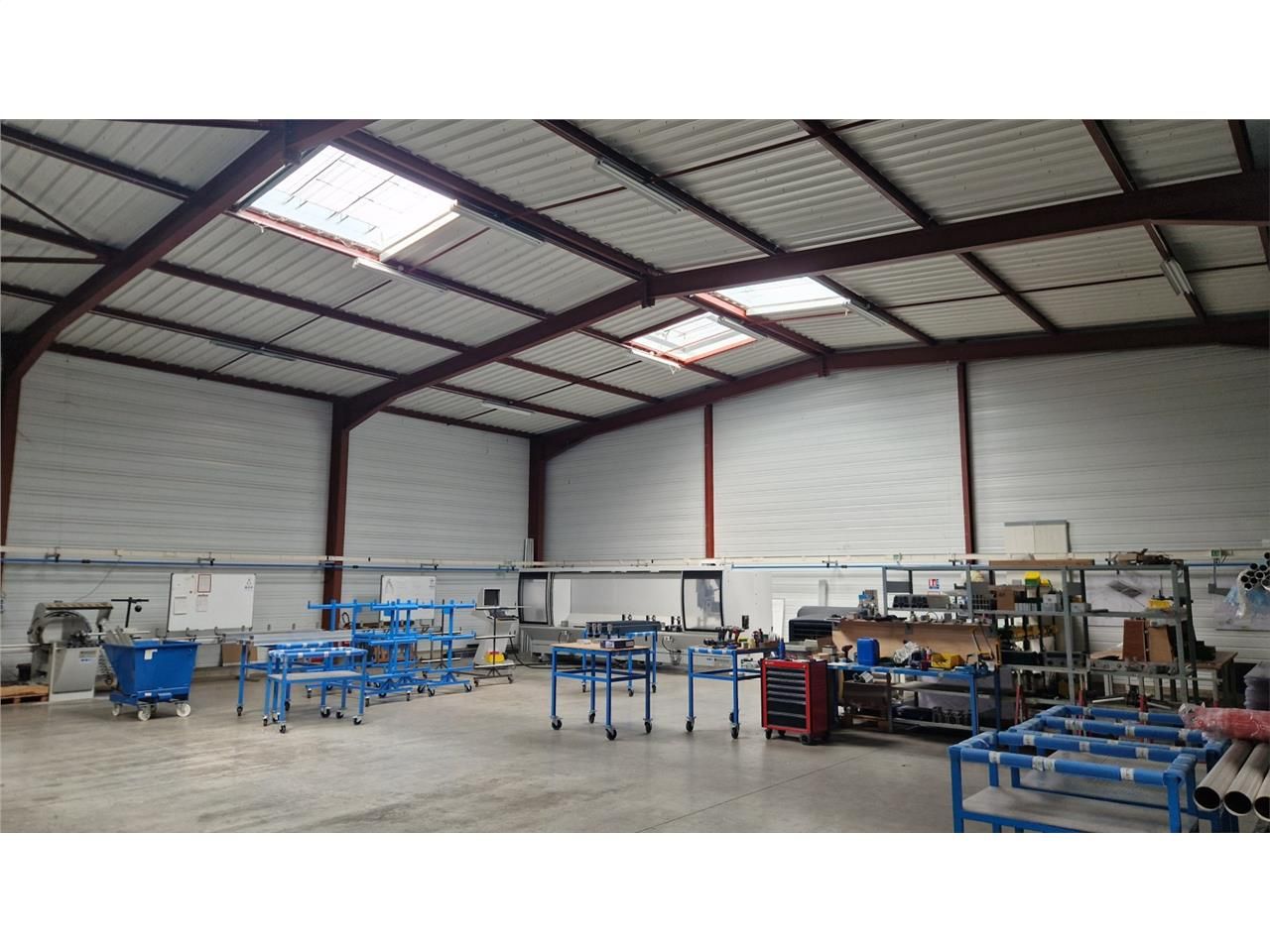 SAINT JUST CHALEYSSIN - Locaux d'activité de 829 