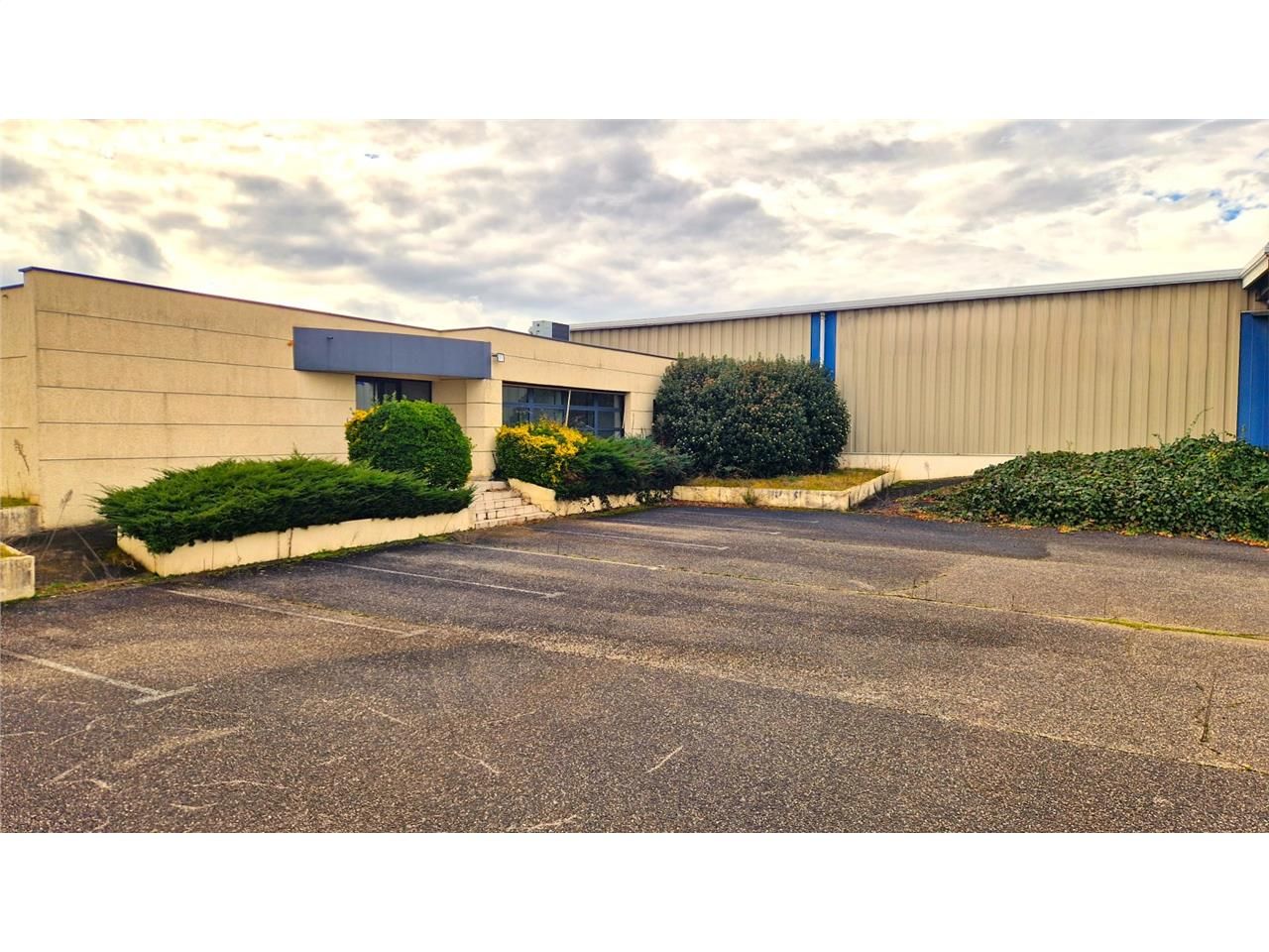 SAVILLS vous propose un bien situé à Saint Quenti