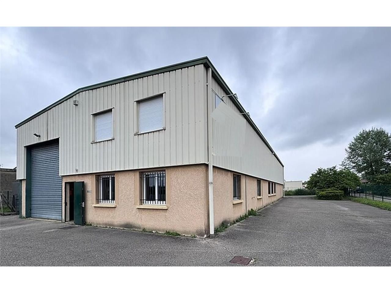 Savills Lyon vous propose à la vente un bâtiment 