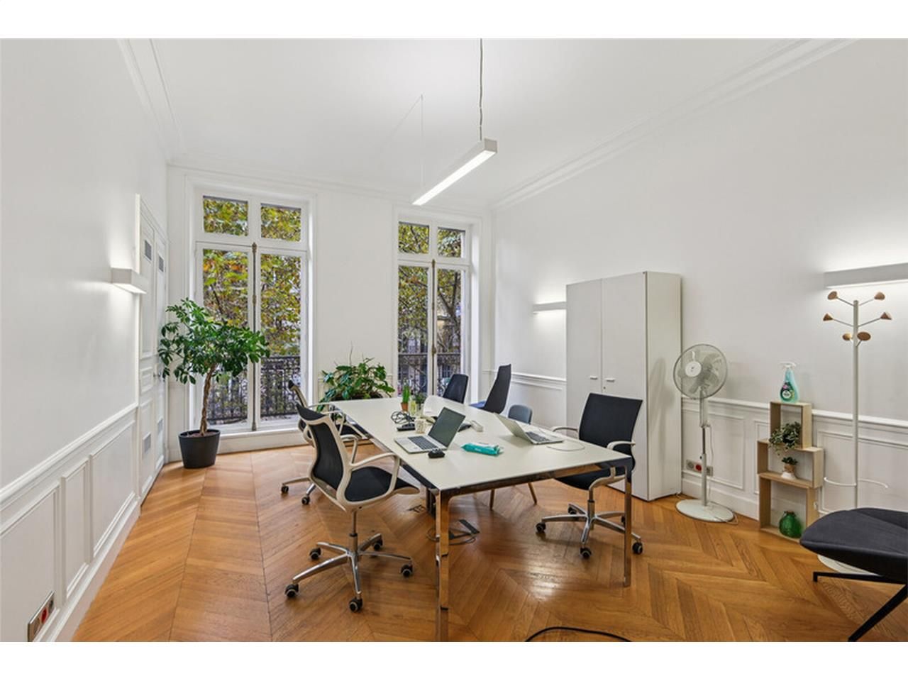 Savills vous propose 520 m² de bureaux à louer à 