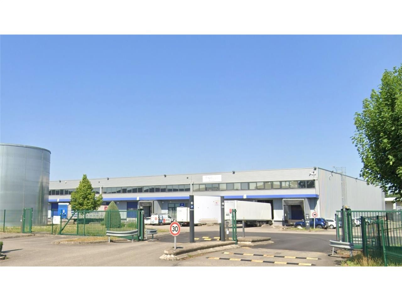 A LOUER - SAINT QUENTIN FALLAVIER - Plusieurs cel