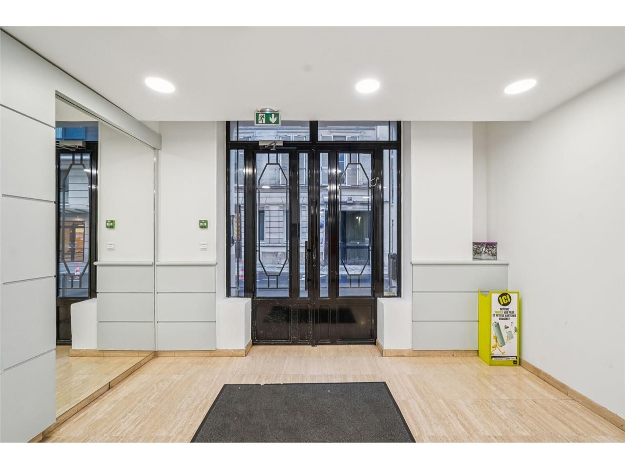 Savills vous propose à la location un espace de b