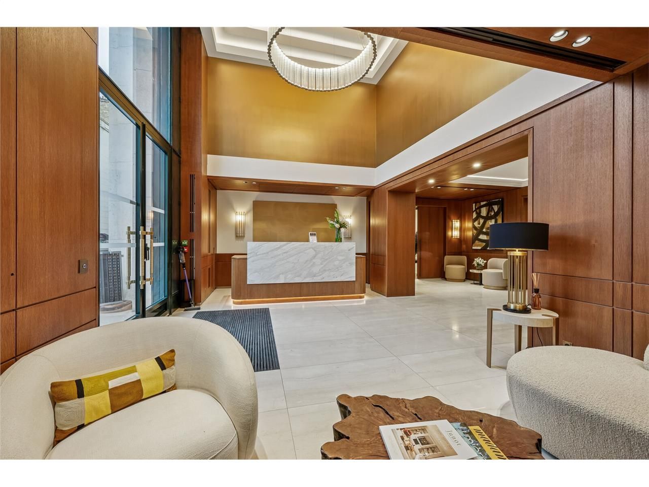 Savills vous propose un plateau de bureaux de 295