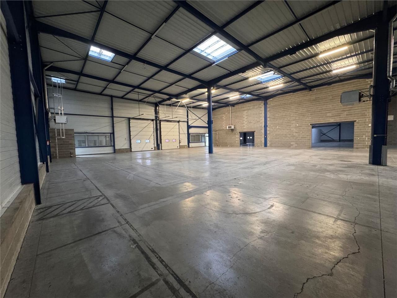 Savills vous propose un bâtiment,  situé à proxim