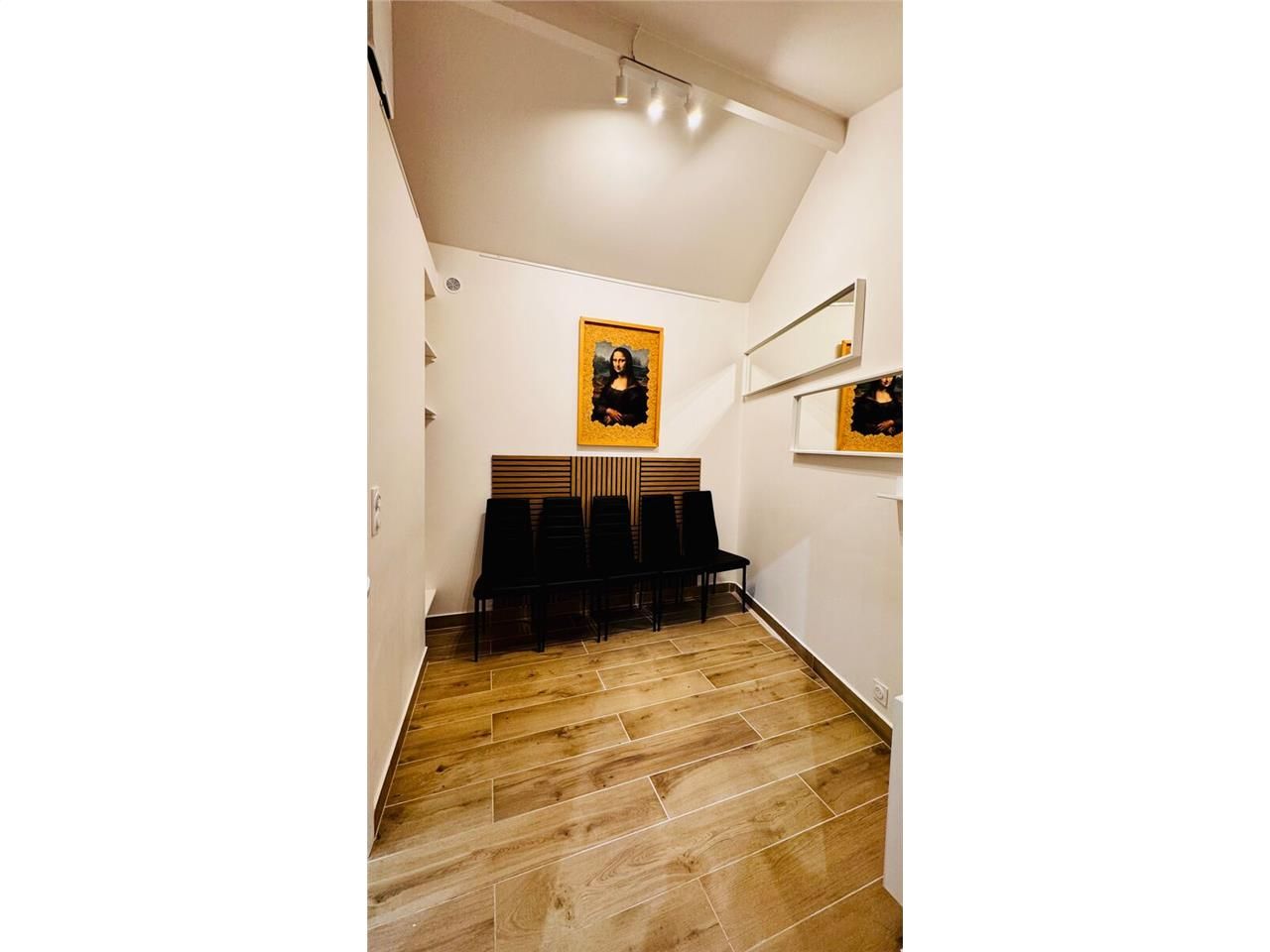 Savills vous propose à la location une surface au