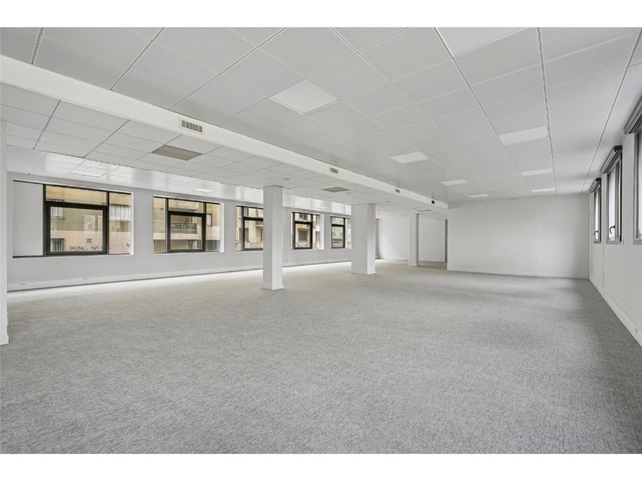 A proximité de la Gare Part-Dieu, sur un axe prin