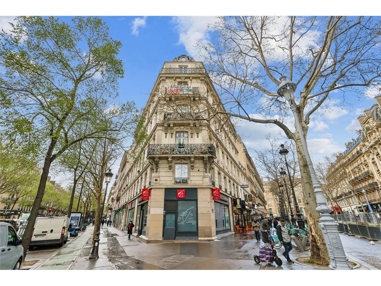 Savills vous propose un plateau de bureaux de 130