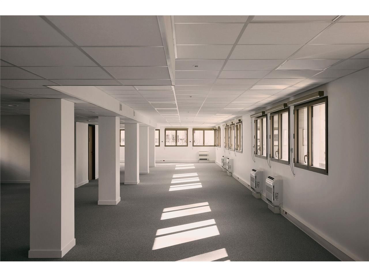 À proximité immédiate du Tribunal, du quartier d'