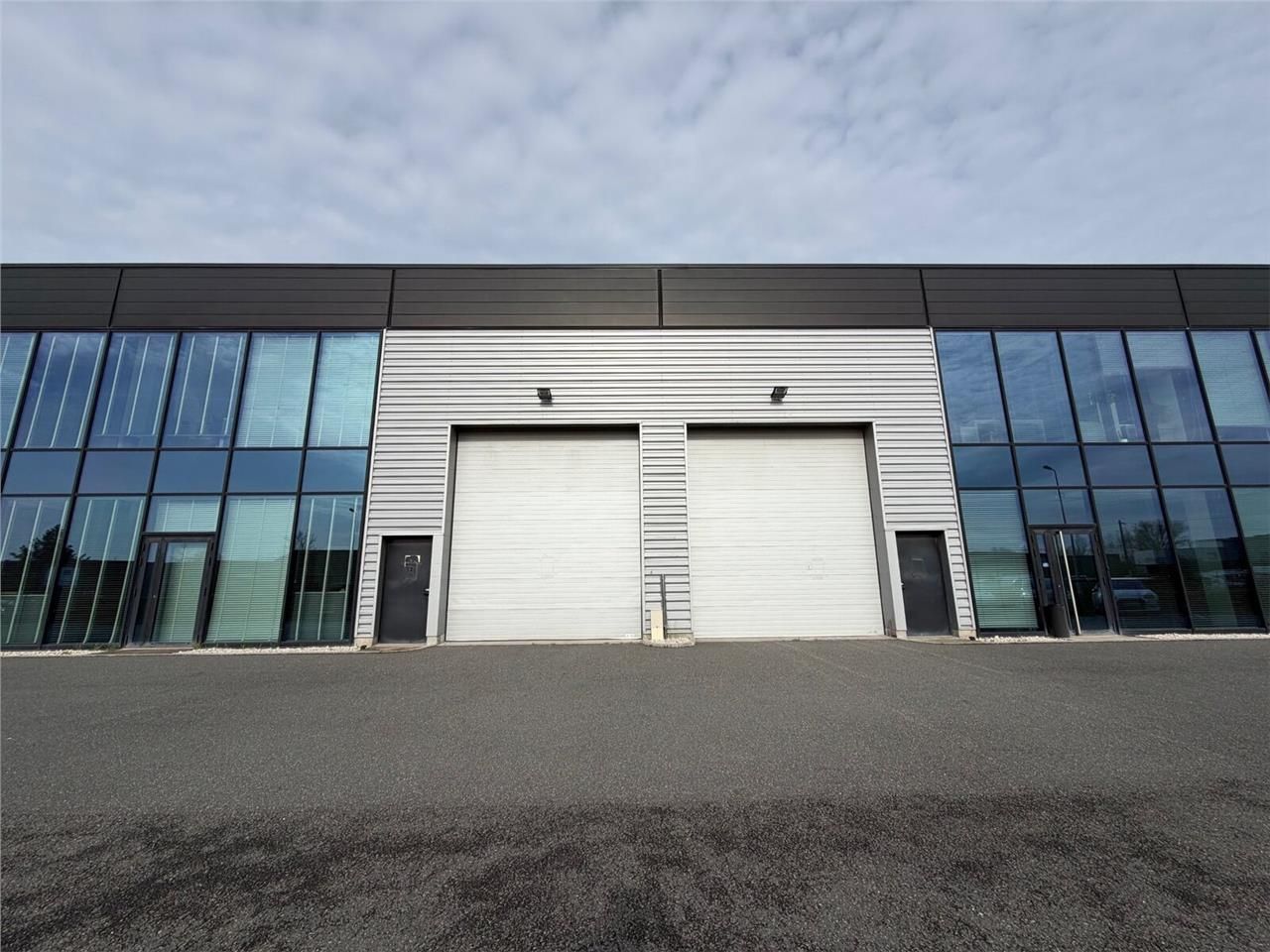 Savills Lyon vous propose à la location un local 