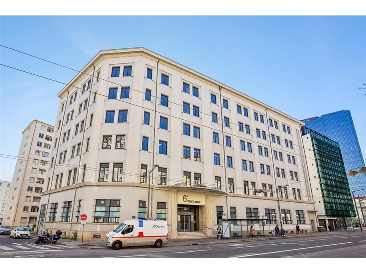 À proximité immédiate des Brotteaux et du QCA de 