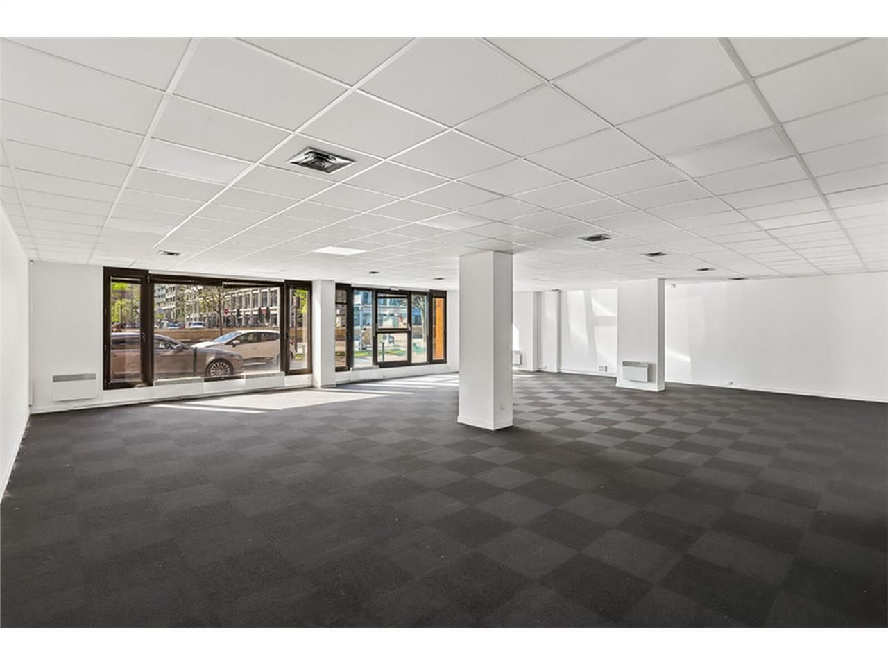 Savills vous propose à la location des surfaces d