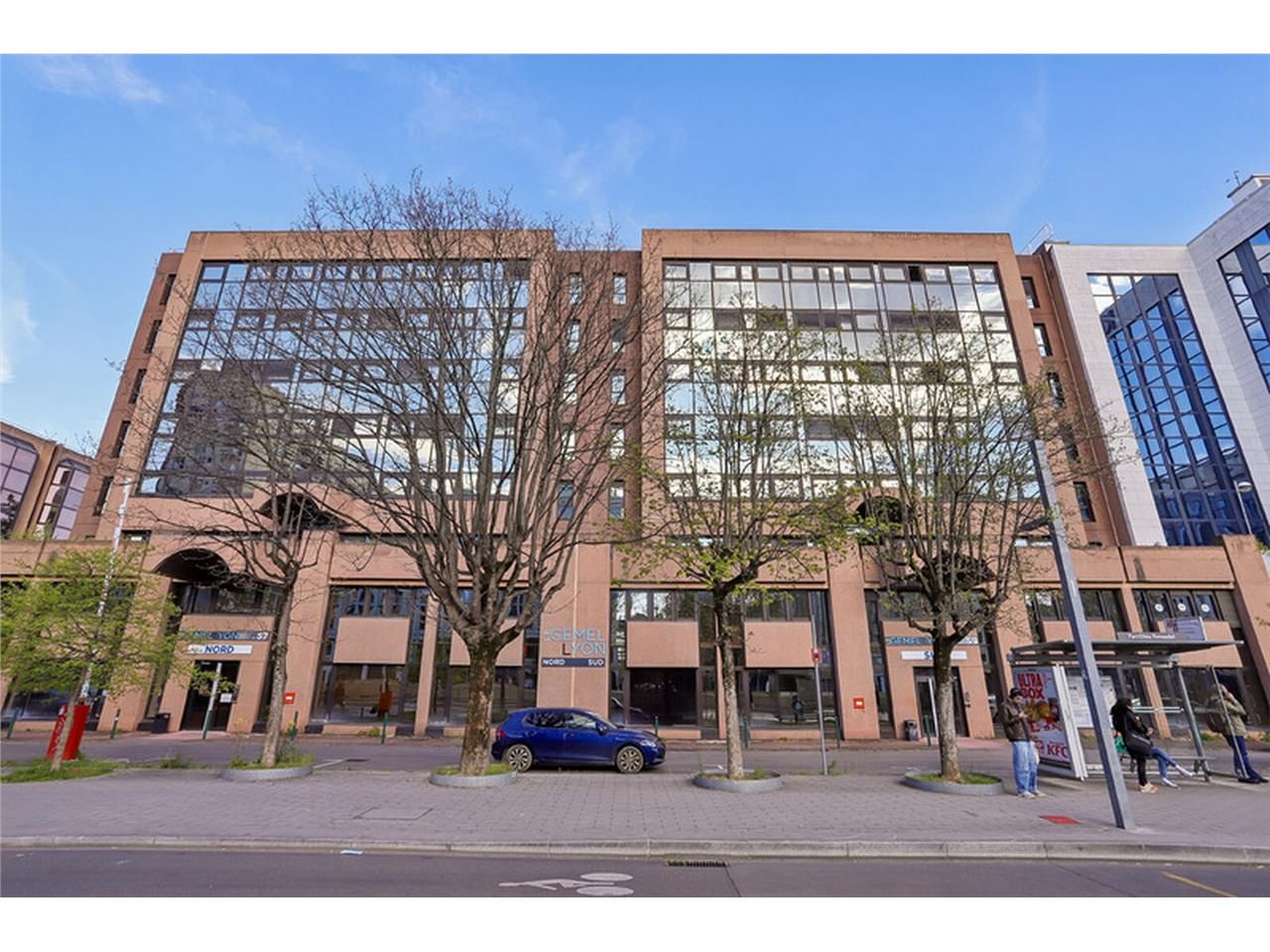 Savills vous propose à la location des surfaces d