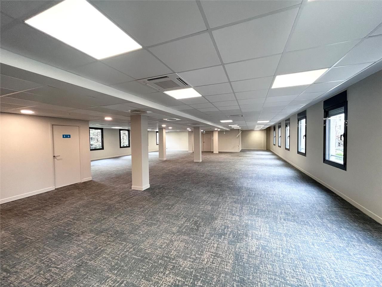 Savills Lyon vous propose à la location une super