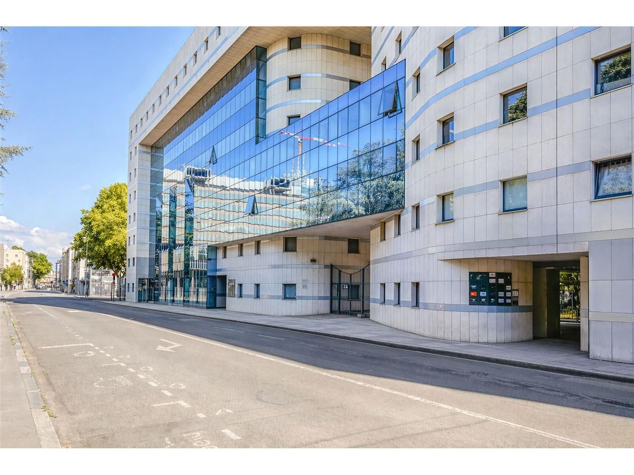 Savills vous propose des bureaux lumineux et déjà
