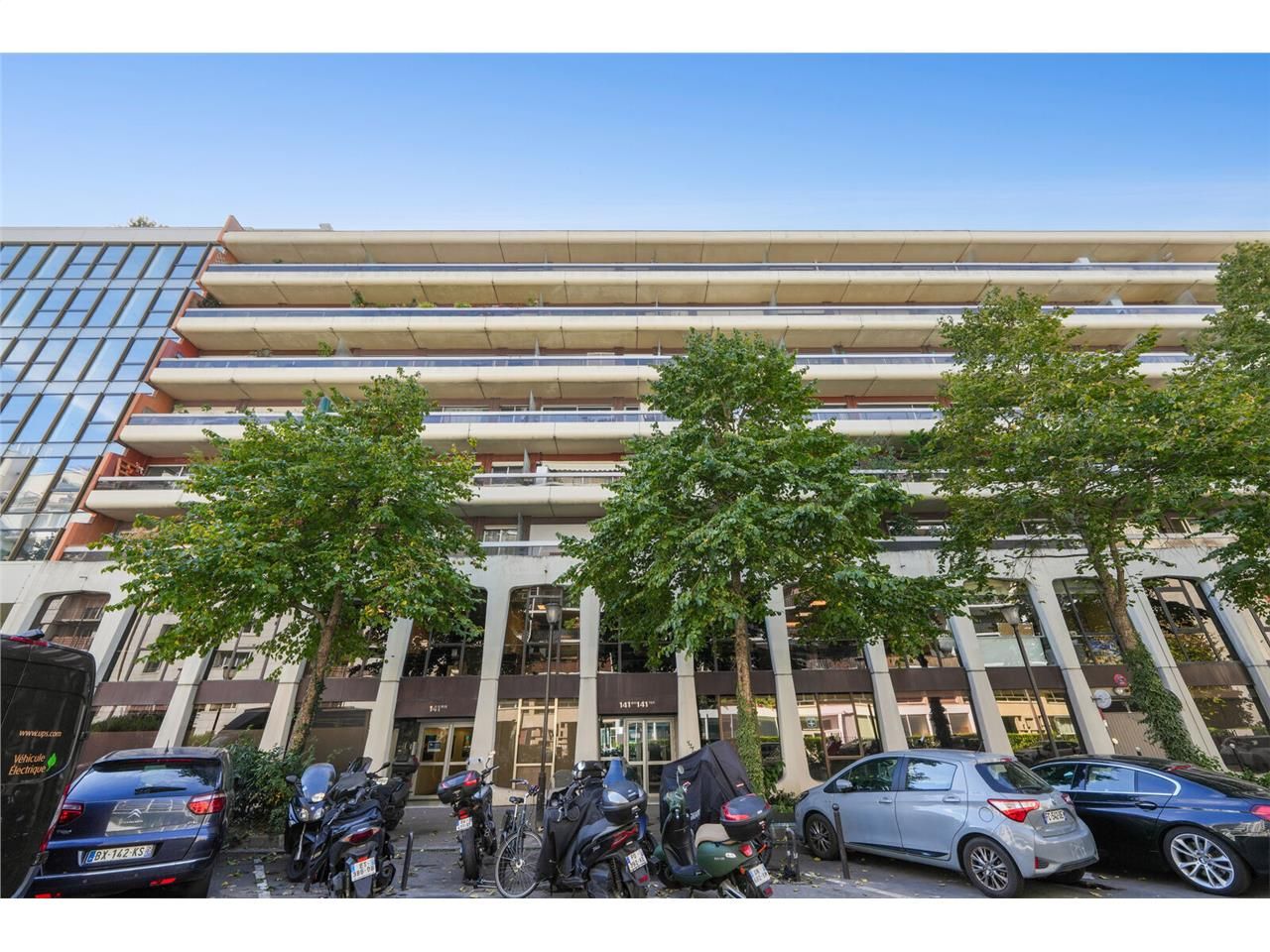 Savills vous propose à la vente ou à la location 