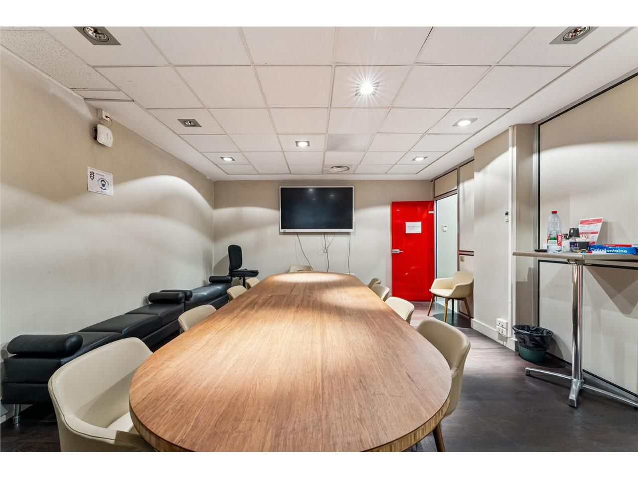 Savills vous propose à la vente ou à la location 