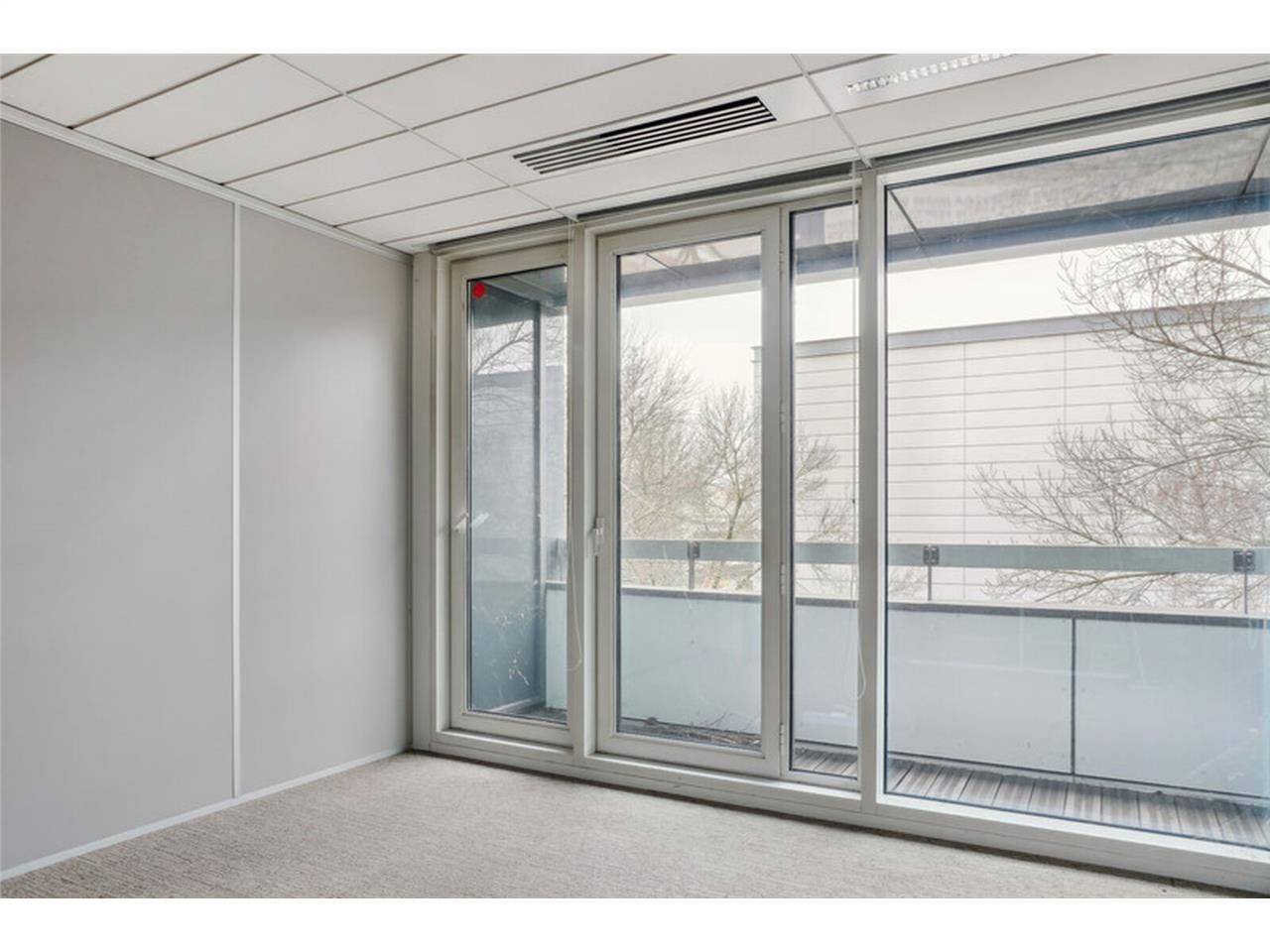 Savills vous propose à la location une surface to