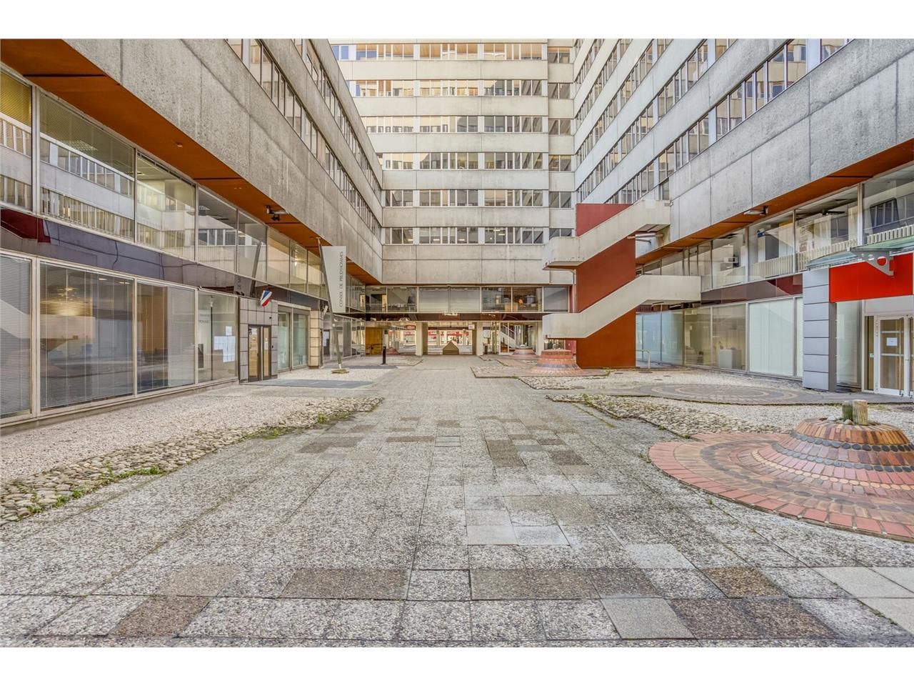Savills vous propose à la vente des bureaux dans 