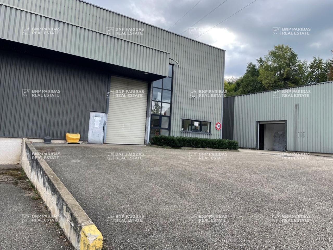 7222.28 m² pour ce activité en vente à Saint-étienne