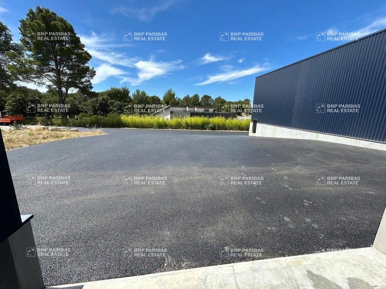 Location Activité 265 m² non divisibles 83870 Signes