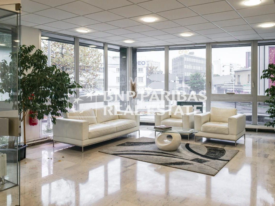 1196 m² pour ce bureaux en location à Bagnolet