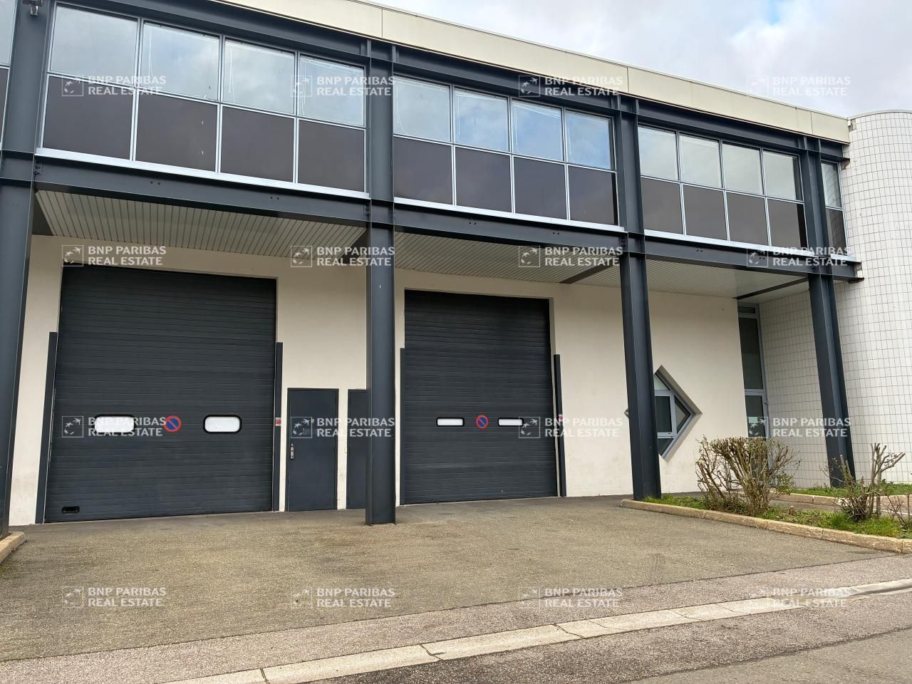1146 m² pour ce pme-pmi en location à Elancourt