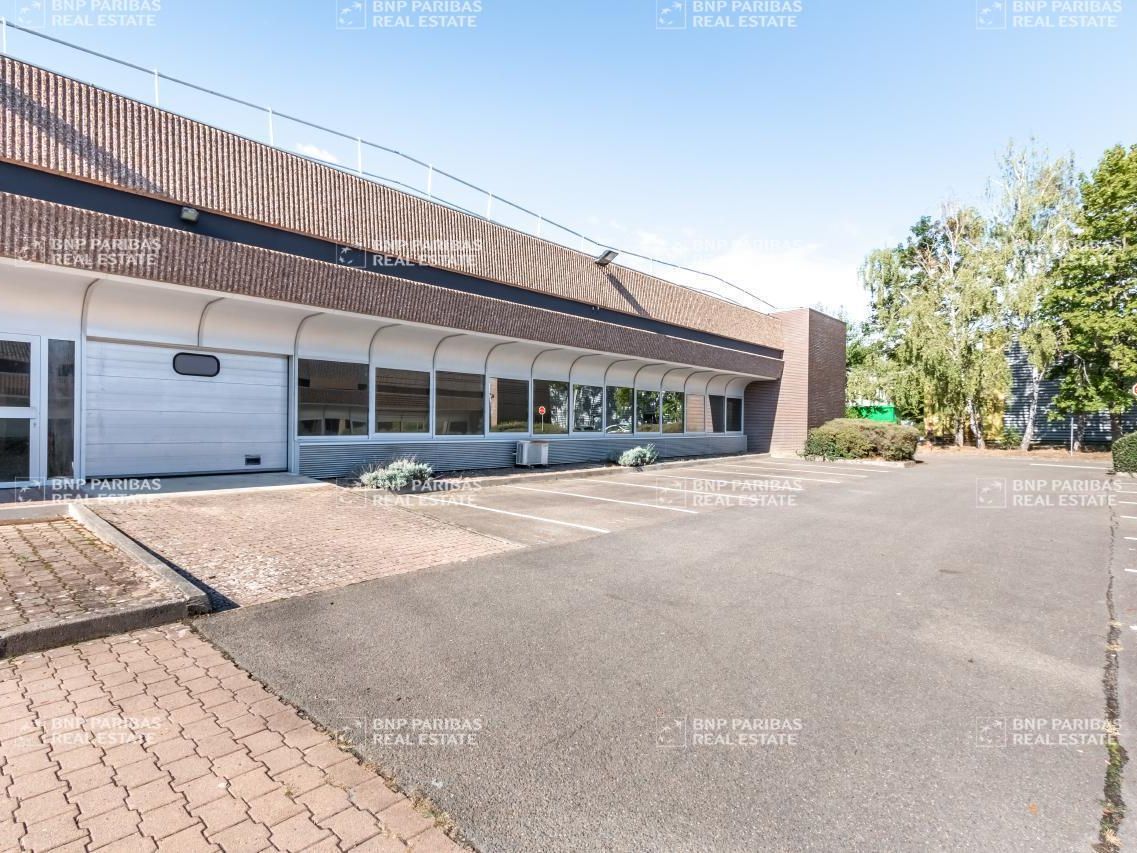 1776 m² pour ce pme-pmi en location à Trappes