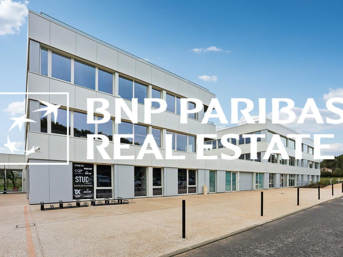 841 m² pour ce bureaux en location à Ventabren