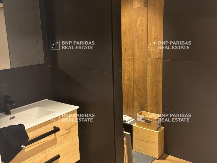 496 m² pour ce activité en vente à La tour-de-salvagny