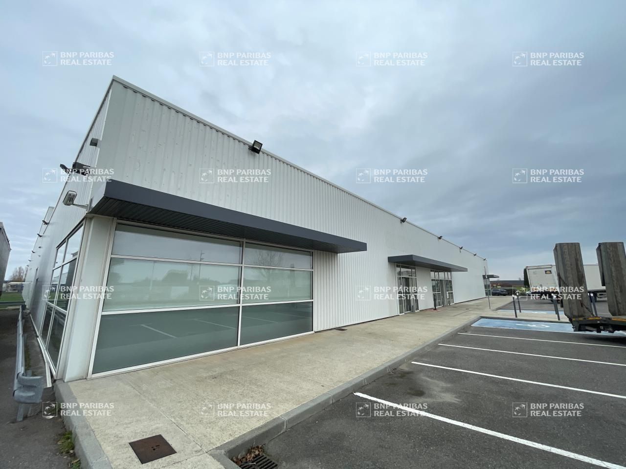 2889 m² pour ce activité en location à Plaisance-du-touch