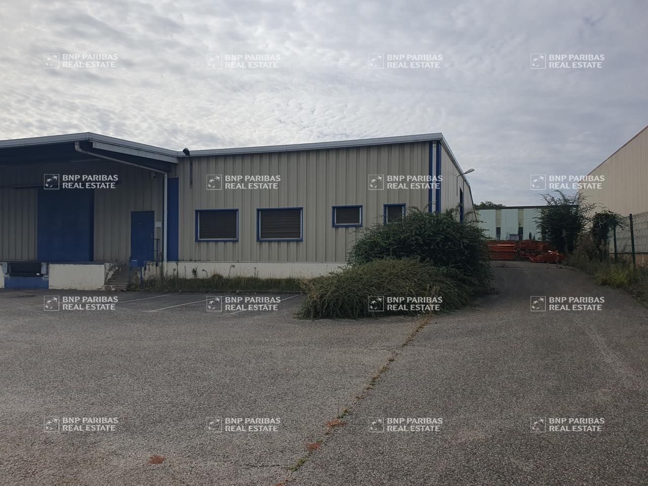 2927 m² pour ce activité en location à Saint-quentin-fallavier