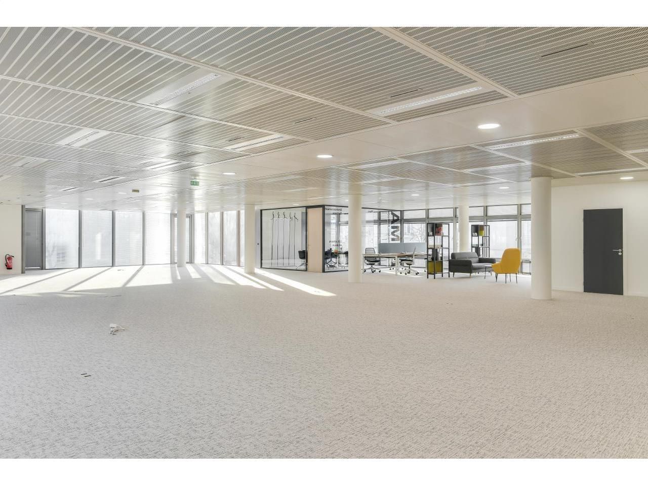 1090 m² pour ce bureaux en location à Suresnes