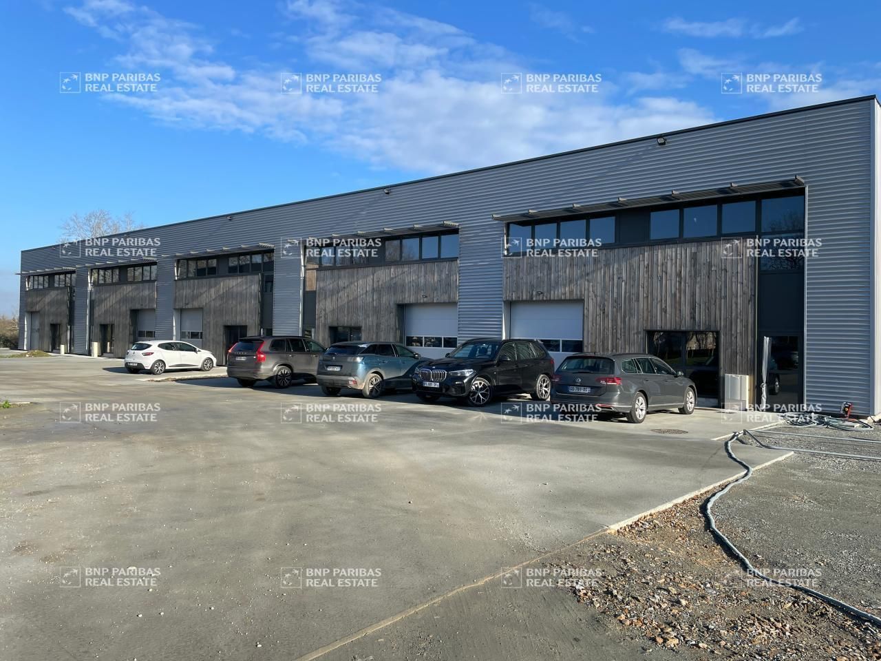 Vente Activité 1359.2 m² divisibles 44119 Treillières