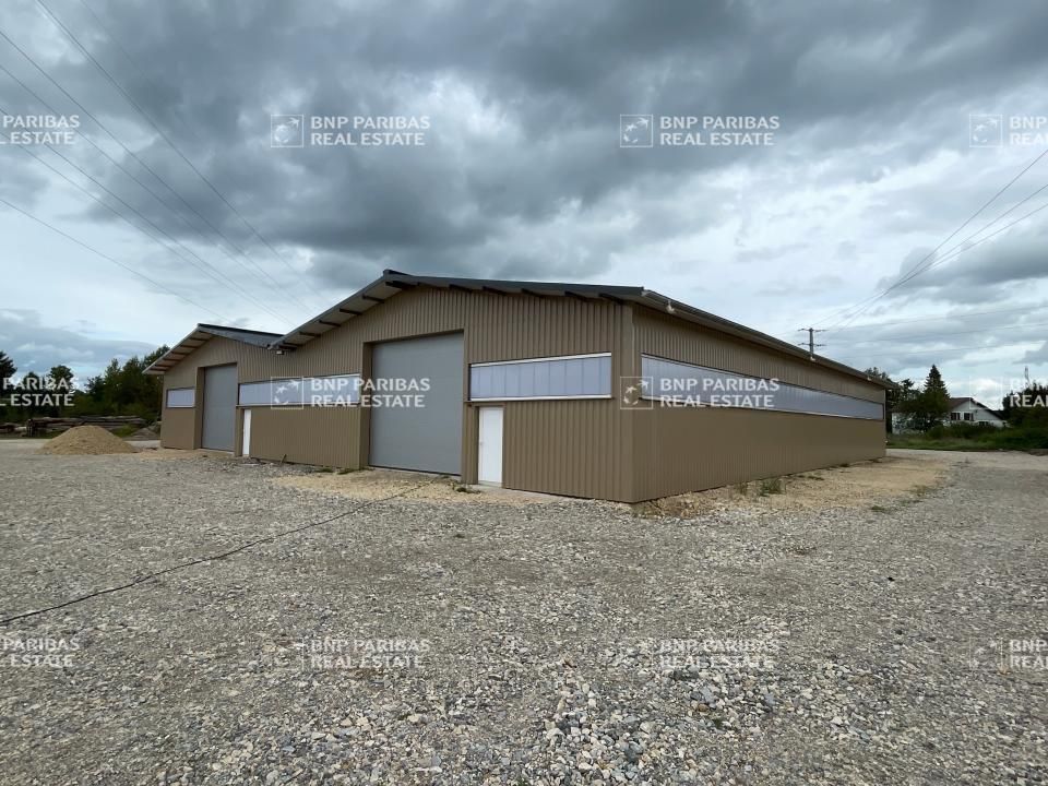 900 m² pour ce activité en location à Vincey