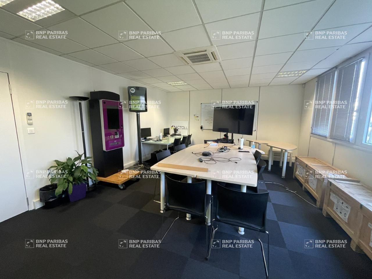 Location Bureaux 170 m² non divisibles 38240 Meylan