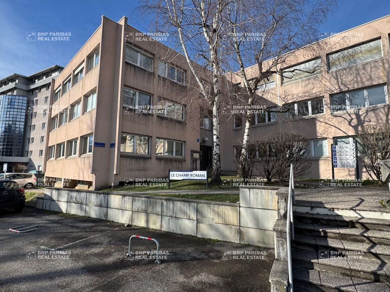 335 m² pour ce bureaux en location à Saint-martin-d'hères