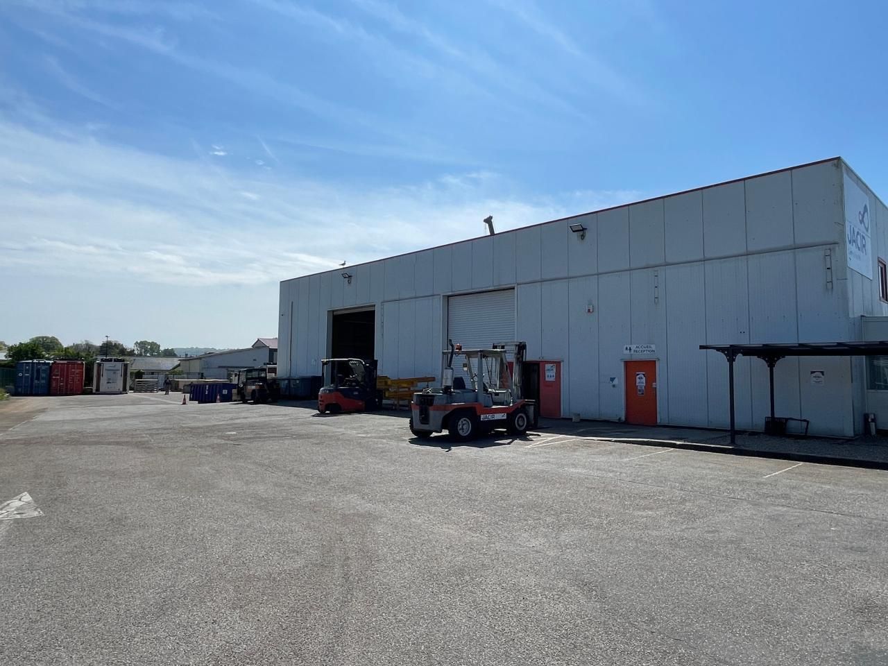 1744 m² pour ce activité en vente à Martin-église