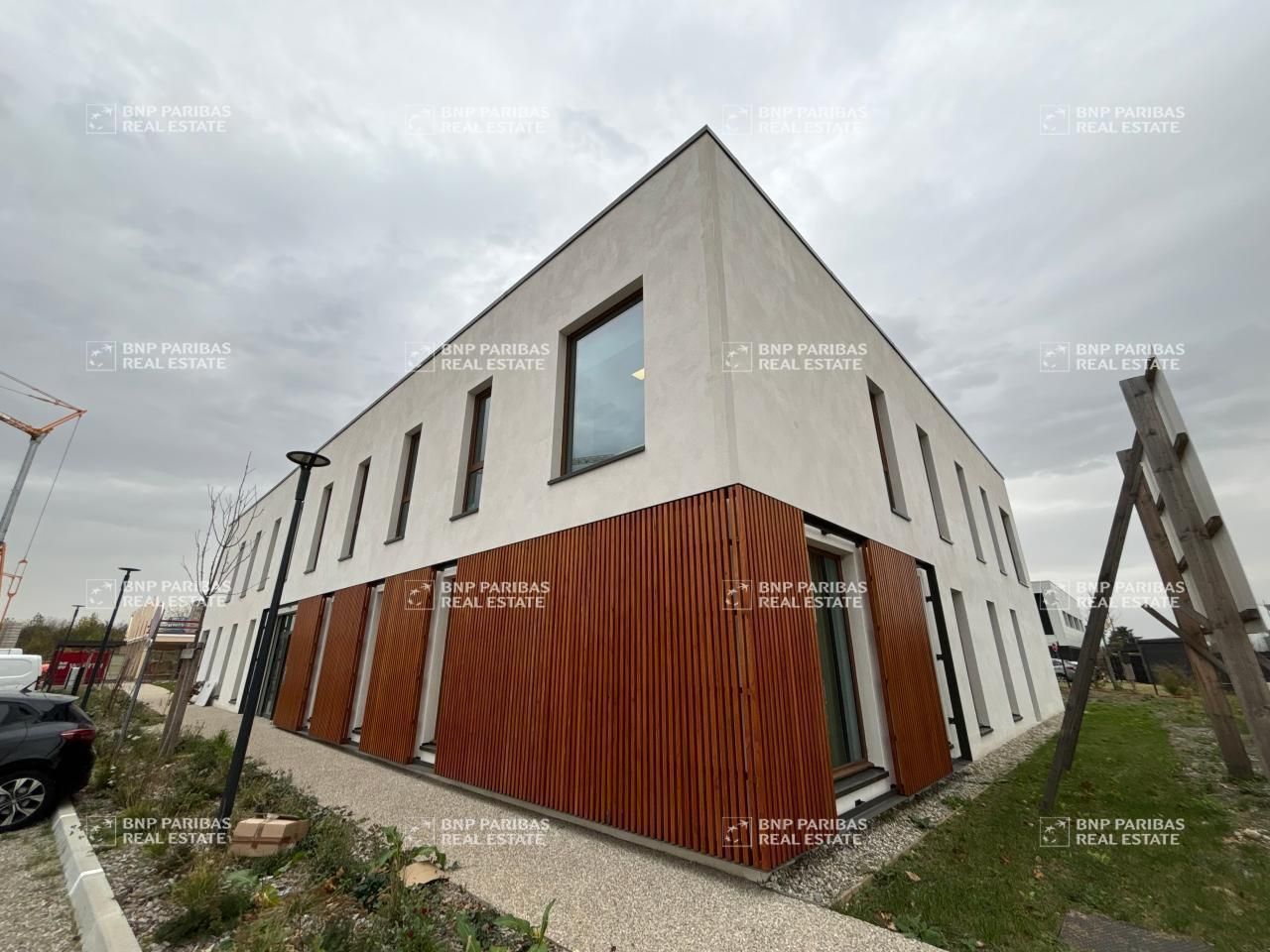 432 m² pour ce bureaux en location à Saint-priest