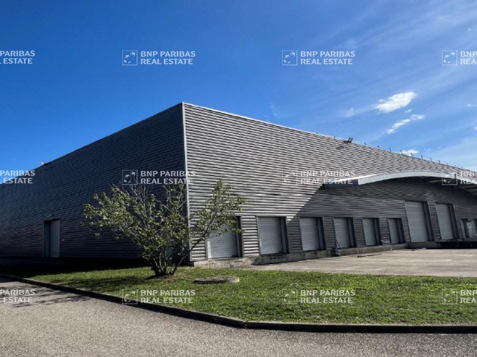 5252.7 m² pour ce activité en location à Saint-priest