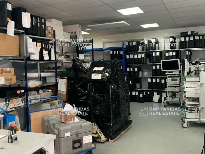 800 m² pour ce bureaux en location à Montigny le bretonneux