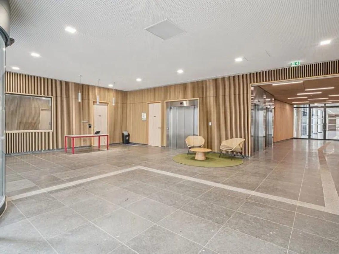 26311 m² pour ce bureaux en location à Romainville