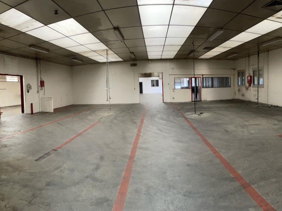 1100 m² pour ce activité en location à Saint-étienne-du-rouvray