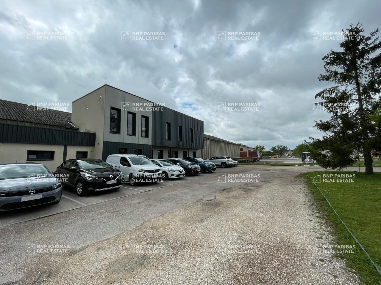 813.62 m² pour ce activité en vente à Chevigny-saint-sauveur