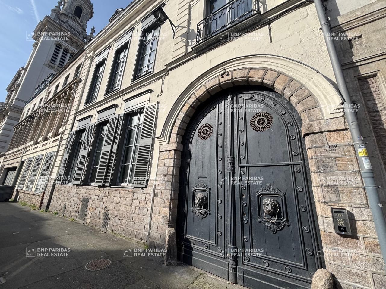 62 m² pour ce bureaux en location à Lille
