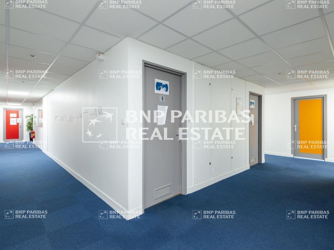 160 m² pour ce bureaux en location à Montigny-le-bretonneux