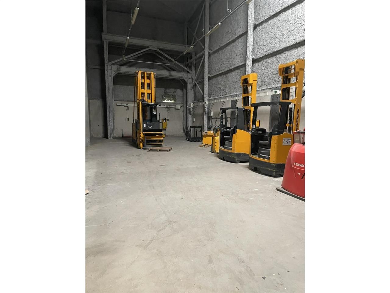 10556 m² pour cetentrepôts classe a en location à Ficheux