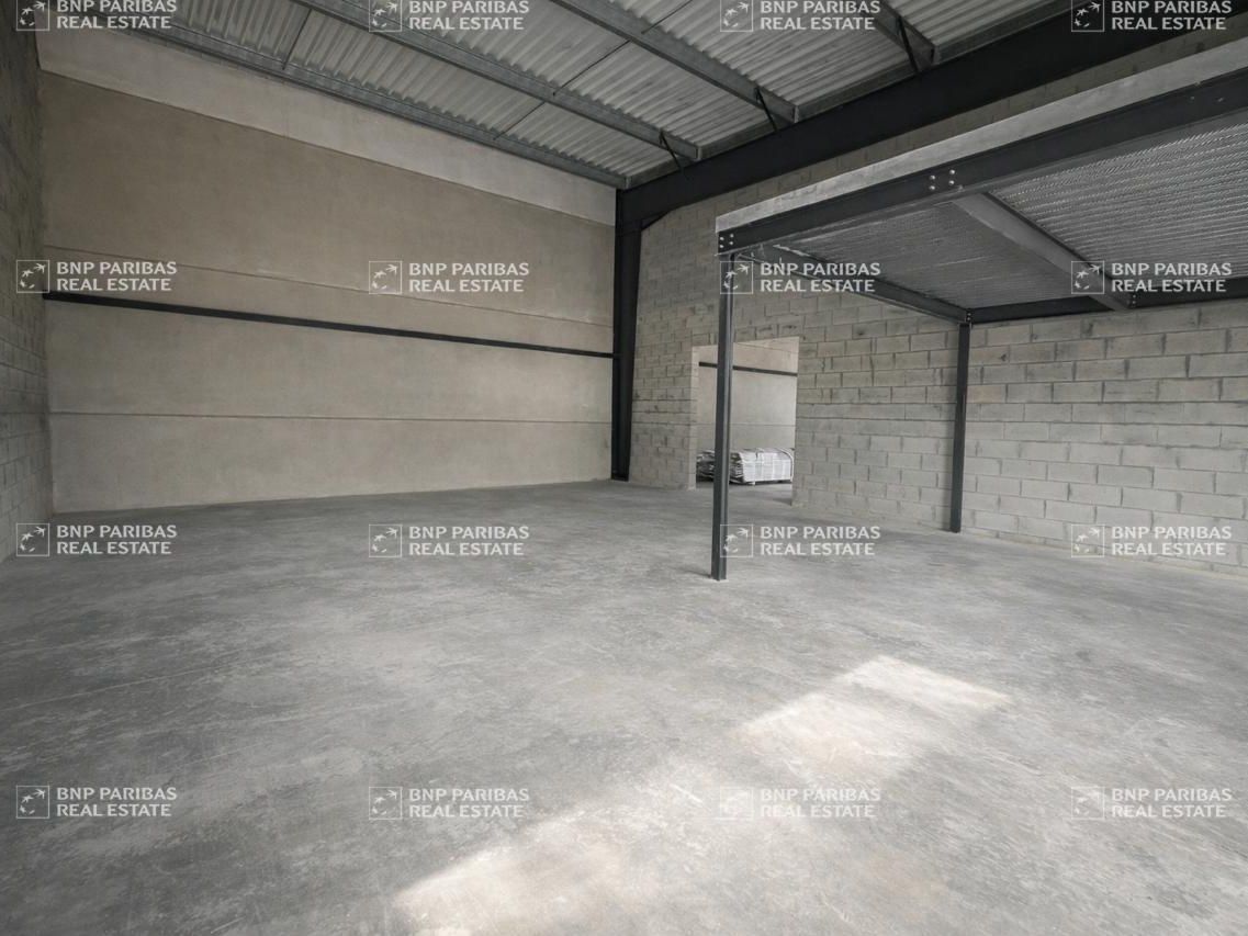 600 m² pour ce activité en location à La meziere