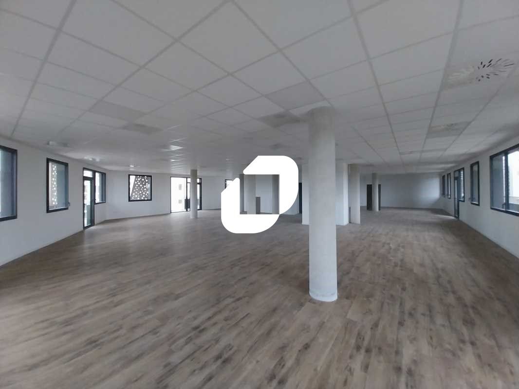 Montpellier secteur Port Marianne, proche des tra