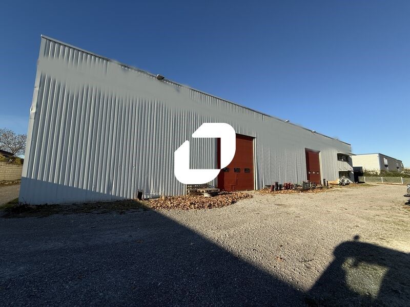 IMMPROVE propose à la location un bâtiment indépe