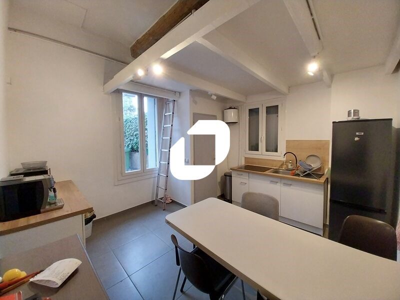 Immprove, vous propose 67m² de bureaux avec 6 pla